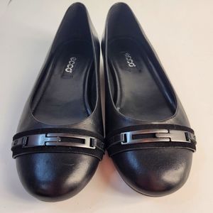 Ecco black women's flats size  36
